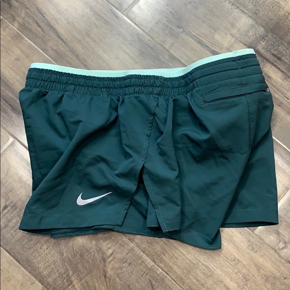 NIKE RUNNING DRI-FIT WMNS athletic shorts - Picture 2 of 9